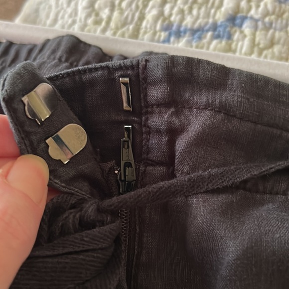 Ann Taylor black linen shorts. Size 10. - Picture 11 of 12